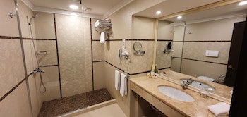 Grand Mir Hotel