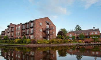 Lion Quays Hotel & Spa