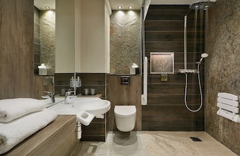 Lion Quays Hotel & Spa