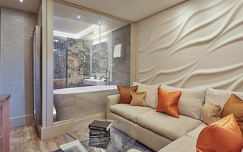 Lion Quays Hotel & Spa