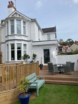 Bentley Lodge Guest House