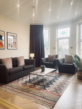 Glenlyn Hotel & Apartments