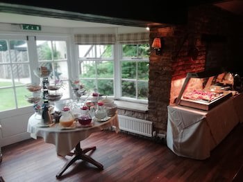 Corinium Hotel & Restaurant