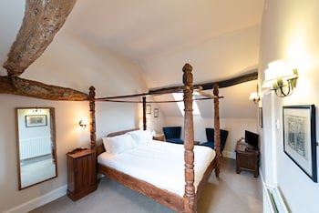 Corinium Hotel & Restaurant