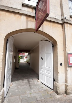 Corinium Hotel & Restaurant
