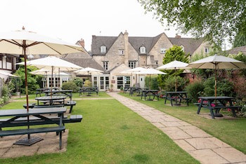 Corinium Hotel & Restaurant