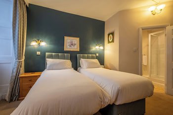 Corinium Hotel & Restaurant