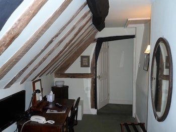 Corinium Hotel & Restaurant
