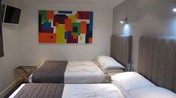 Alhambra Hotel