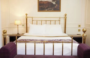 Cock Hotel Stony Stratford By Greene King Inns