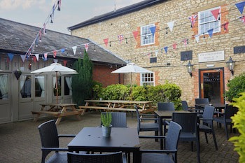 Cock Hotel Stony Stratford By Greene King Inns