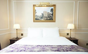 Cock Hotel Stony Stratford By Greene King Inns