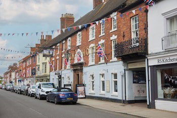 Cock Hotel Stony Stratford By Greene King Inns