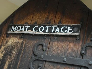 Bickleigh Castle Hotel