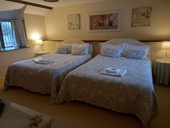 Bickleigh Castle Hotel