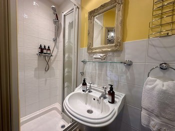 Albert & Victoria Guest House
