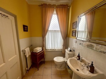 Albert & Victoria Guest House