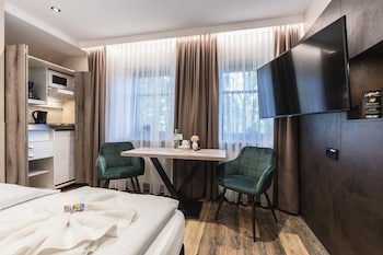 Hotel DEMAS Unterhaching fotoğrafı