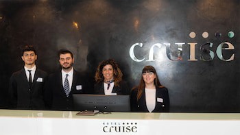 Hotel Cruise fotoğrafı