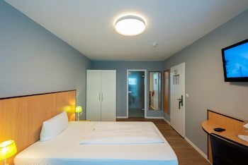 PANORAMA HOTEL in Neustadt an der Weinstraße galeri fotoğrafı