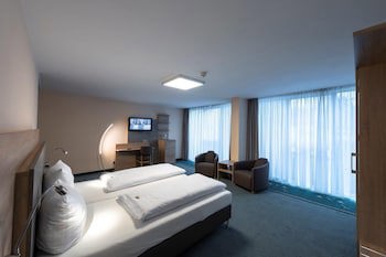 PANORAMA HOTEL in Neustadt an der Weinstraße galeri fotoğrafı