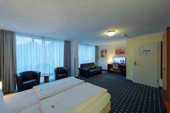 PANORAMA HOTEL in Neustadt an der Weinstraße galeri fotoğrafı