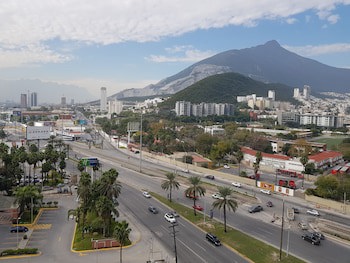 Courtyard Monterrey San Jeronimo/Valle