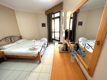 Gaddis Hotel