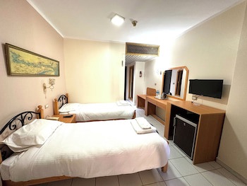 Gaddis Hotel