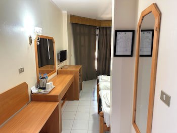 Gaddis Hotel
