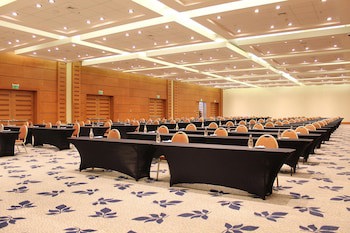 Sheraton Miramar Hotel & Convention Center