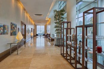 Sheraton Miramar Hotel & Convention Center