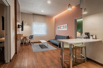 City Express Suites Queretaro