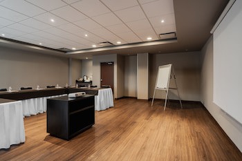 City Express Suites Queretaro