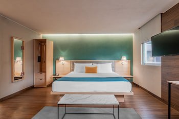 City Express Suites Queretaro