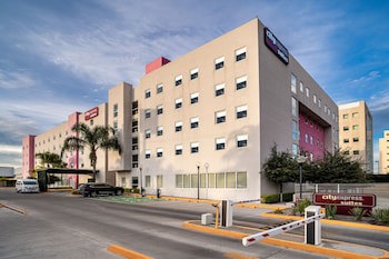 City Express Suites Queretaro