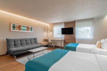 City Express Suites Queretaro