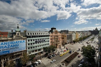 Ea Hotel Julis