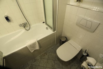 Ea Hotel Julis