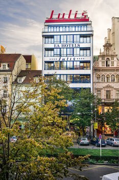 Ea Hotel Julis