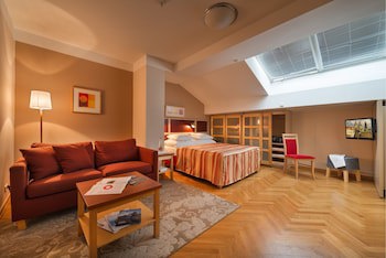 Ea Hotel Julis