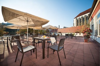 Ea Hotel Julis