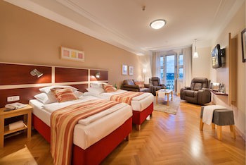Ea Hotel Julis