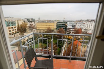 Ea Hotel Julis