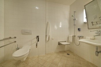 Ea Hotel Julis