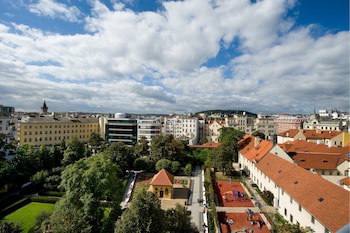 Ea Hotel Julis