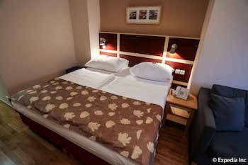 Ea Hotel Julis