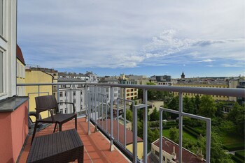 Ea Hotel Julis