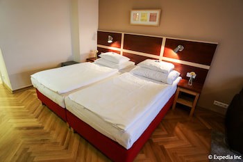 Ea Hotel Julis