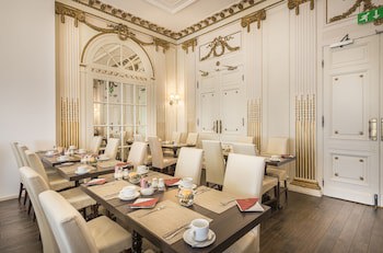 Grand Royale Hyde Park